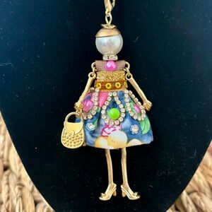 NWOT long Necklace with multicolored Spring dress Lady Adornment!